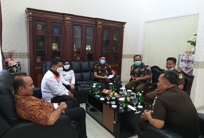 Kejari Terima Kunjungan Pimpinan dan Sekwan DPRD Kampar