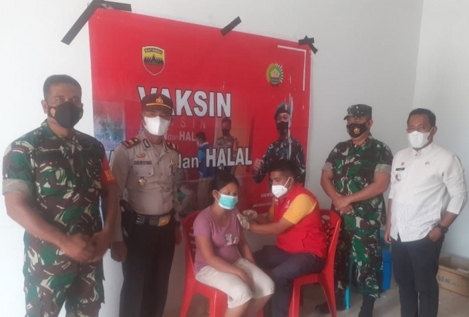 Danramil 10/Kunto Darussalam Monitoring Vaksinasi Covid-19