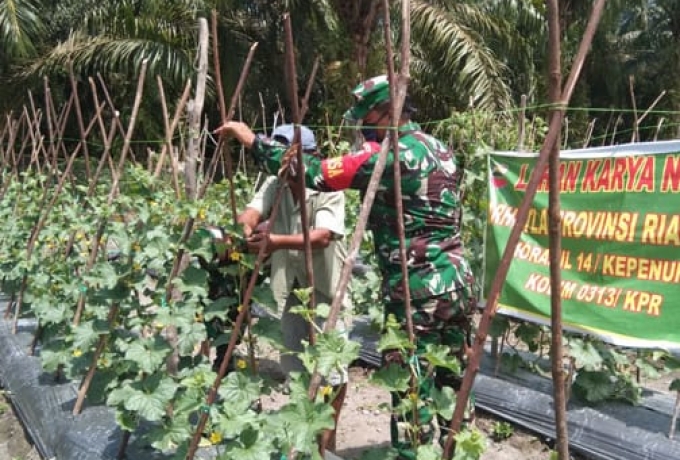Babinsa Siap Membantu Ketahanan Warga Didesa