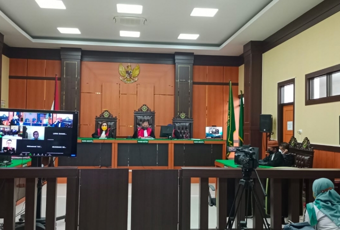 Hakim Jatuhi Vonis 3 Tahun Penjara Anthony Hamzah