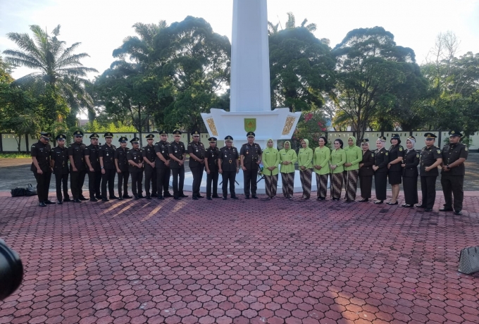 Dalam Rangka Hari Bhakti Adhyaksa Ke 62 Kejari Kampar Ziarah Kemakam Pahlawan Kusuma Dharma