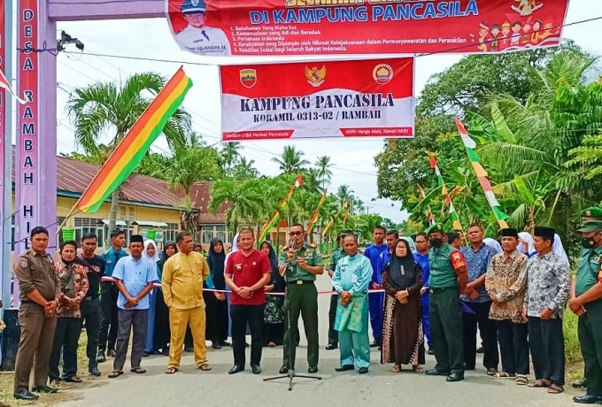 Danramil 02 Rambah Kodim 0313/KPR Resmikan Pembentukan Kampung Pancasila