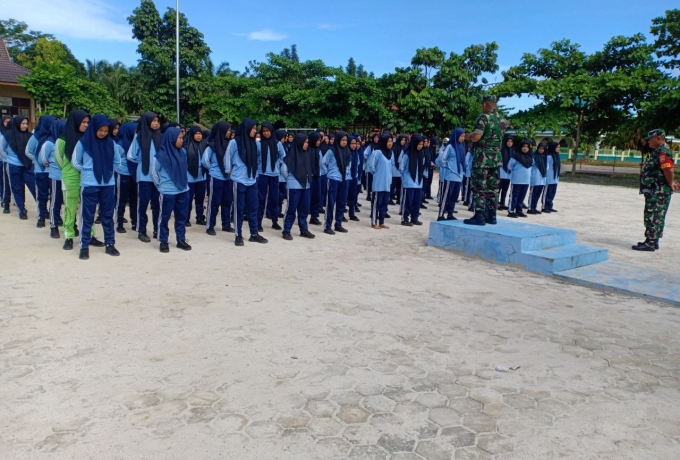 Babinsa Koramil 01/Bkn Berikan Wawasan Kebangsaan Di SMKN Kesehatan dan Pariwisata Bangkinang 