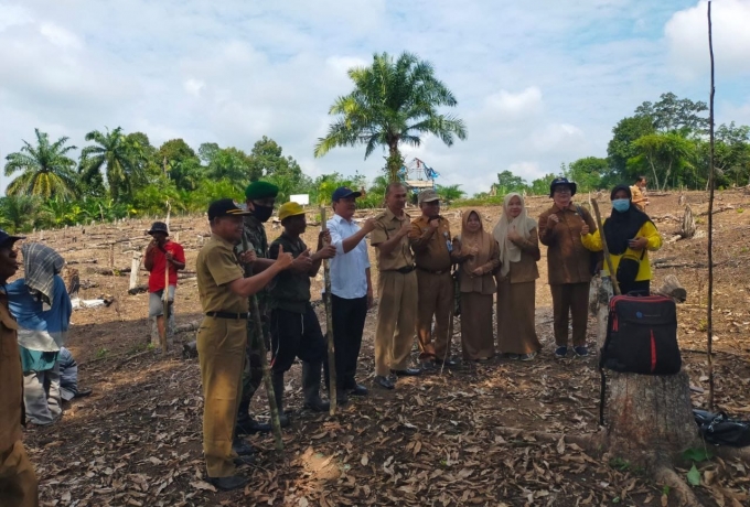 Babinsa Koramil 02 Rambah Kodim 0313/KPR Himbau Warga Tidak Melakukan Pembakaran Lahan Maupun Hutan