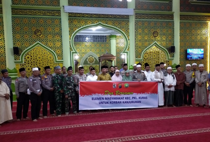Babinsa Koramil 04/ Kuras Hadiri Sholat Ghoib dan Doa Bersama Untuk Korban Kanjuruhan