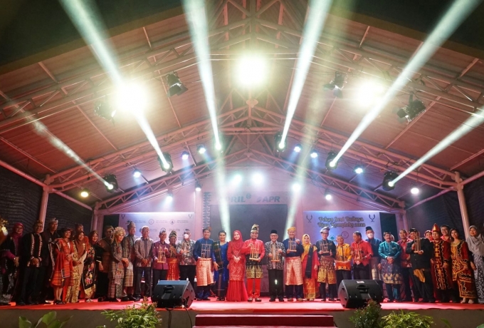 Permainan rakyat di PSB 2022 diikuti anggota paguyuban Riau Kompleks yang merupakan karyawan RAPP