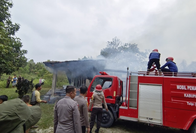 Diduga Konsleting, Rumah Permanen Hangus di Lalap Sijago Merah