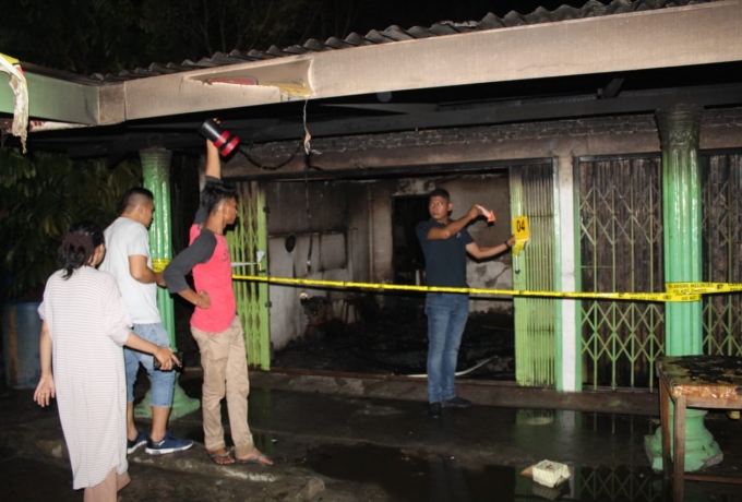 Akibat Konsleting Listrik 2 Rumah Petak, 3 Ruko dan Rumah Kayu Hangus Terbakar di Kampar