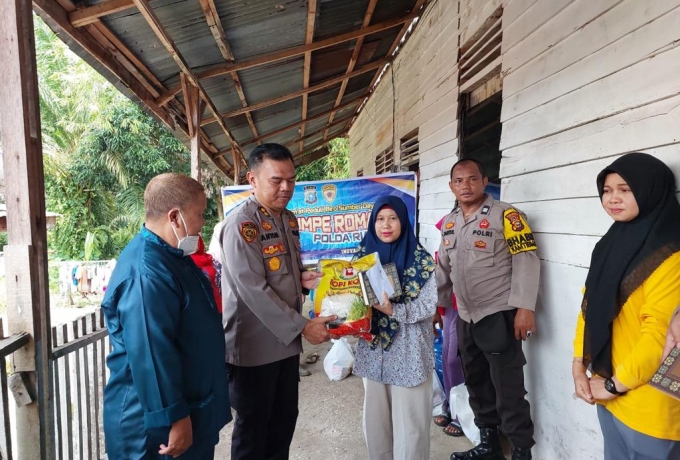 Tim Jumpe Romansa Polda Riau Kembali Salurkan Bantuan Ke Warga Kurang Mampu