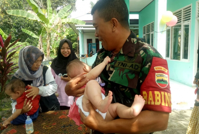 Peran Aktif Babinsa Koramil 07/Kampar Laksanakan Pendampingan Percepatan Penurunan Stunting