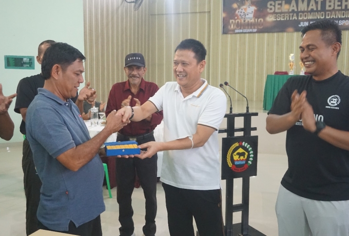 Kodim 0313/Kpr Adakan Open Turnamen Domino Dandim CUP