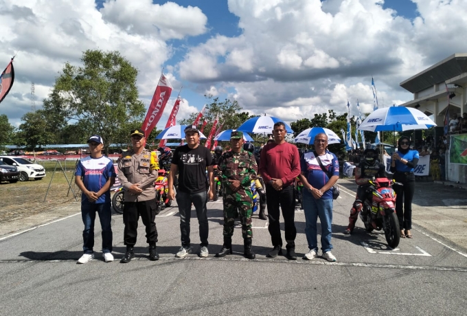 Wakili Dandim, Danramil 01/Bkn Hadiri kejuaraan Balap motor Anova Motorsport Championship 