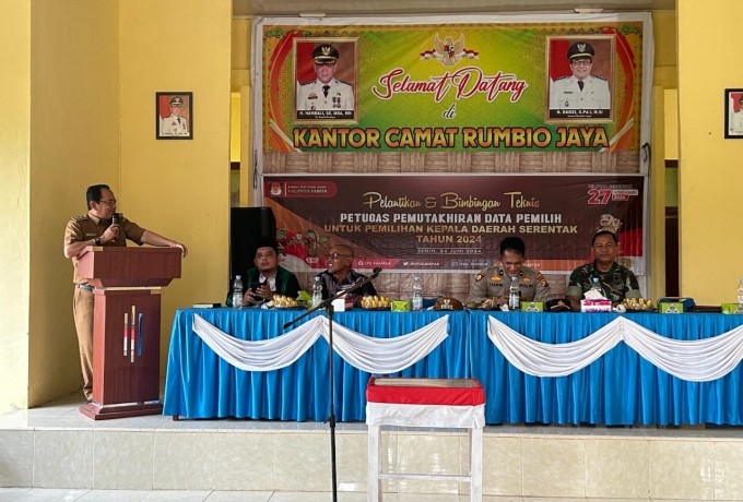 Babinsa Koramil 07/Kampar Hadiri Pelantikan Pantarlih Pemilu Tahun 2024
