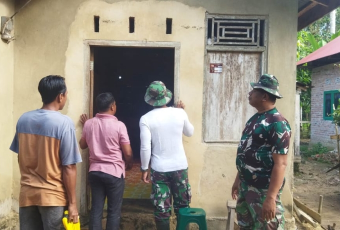 Sebuah Langkah Konkret Satgas TMMD dalam Meningkatkan Kualitas Hunian, Rehab Rumah Ibu Siti