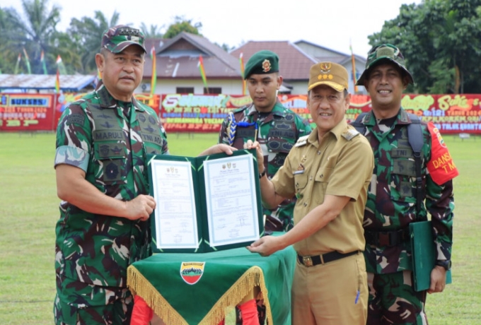 Pj Bupati Kampar Hambali Dampingi KASAD Jendral TNI Maruli Simanjuntak Tutup TMMD 