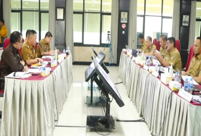 Pj Bupati Kampar Sampaikan Laporan Triwulan III ke Kementerian Dalam Negeri
