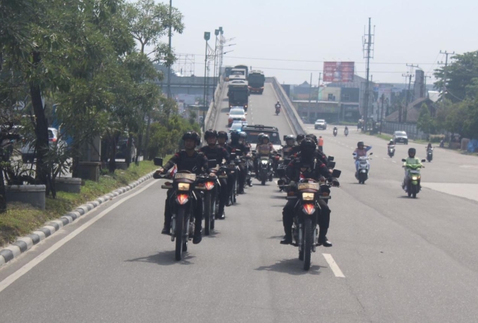 Brimob Polda Riau Laksanakan Patroli Berskala Besar Menjelang Pelantikan Presiden dan Wakil Presiden