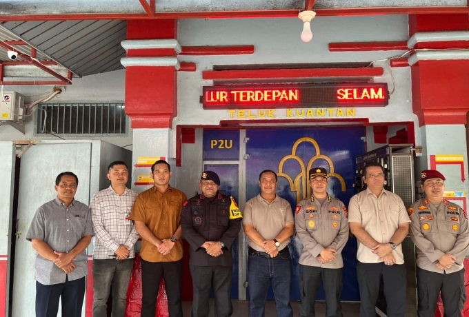 Dansat Brimob Polda Riau Beserta Rombongan Mengecek ke TPS di Wilayah Hukum Polres Kuantan Singingi