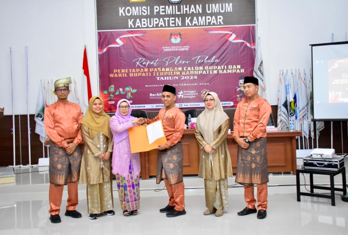 Kado Hari Jadi ke 75 Kabupaten Kampar, Pleno Terbuka KPU Tetapkan Bupati dan Wakil Bupati Kampar 