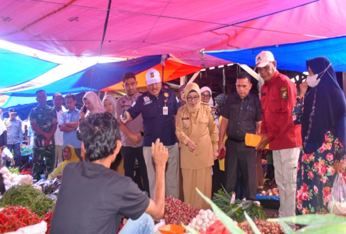 Tinjau Pasar Kuok Jelang Ramadhan, Wakil Bupati Kampar, Alhamdulillah Harga Sembako Masi Stabil