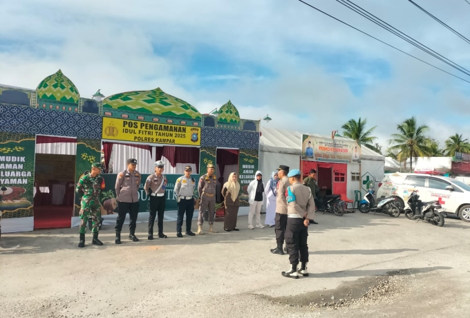 Tingkatkan Keamanan di Hari Raya Idul Fitri, Anggota Koramil 05/KK Jaga Pospam Rimbo Panjang 