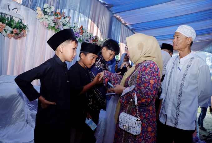 Wakil Bupati Kampar Misharti Hadiri Halal bi Halal dan Penyantunan Anak Yatim Piatu 