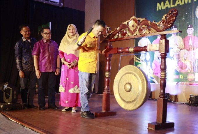Sekda Kampar Hambali Hadiri Grand Final Bujang Dara Kampar 2025
