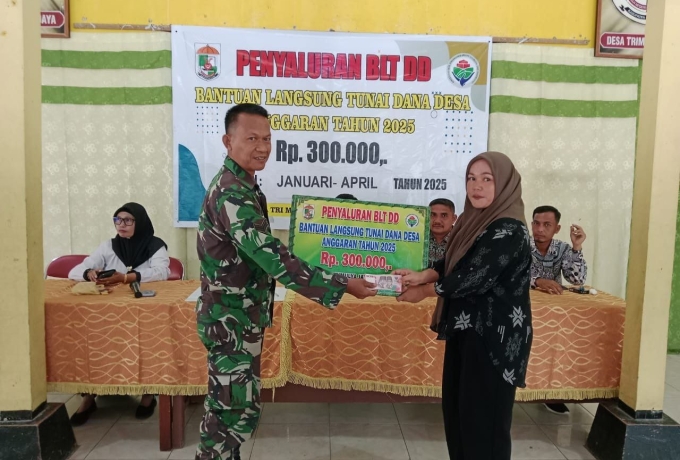 Babinsa Sertu Nuhajis Hadiri dan Dampingi Penyaluran Bantuan BLT-DD
