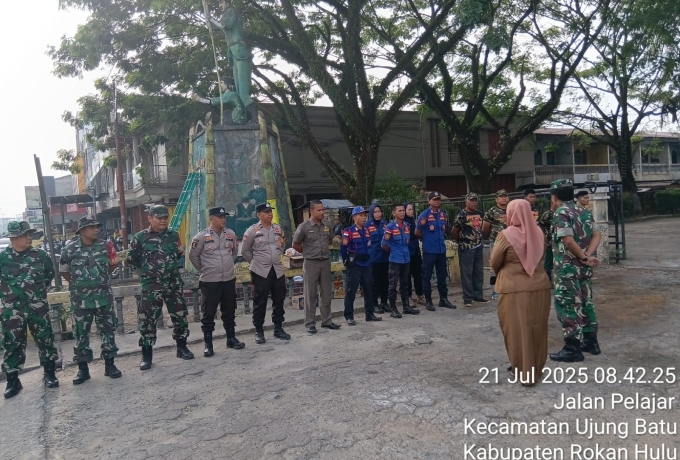 Jelang HUT RI ke 80, Danramil 08/Tdn Pimpin Karya Bakti di 