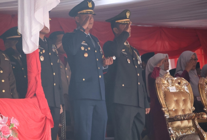 Upacara Penurunan Bendera Merah Putih Dalam Rangka HUT RI Ke 80 Tahun 2025 di Kabupaten Kampar