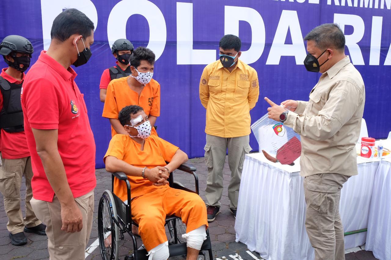 Polda Riau Gelar Konferensi Pers Ungkap Kasus Pembunuhan Pengusaha Rental Mobi