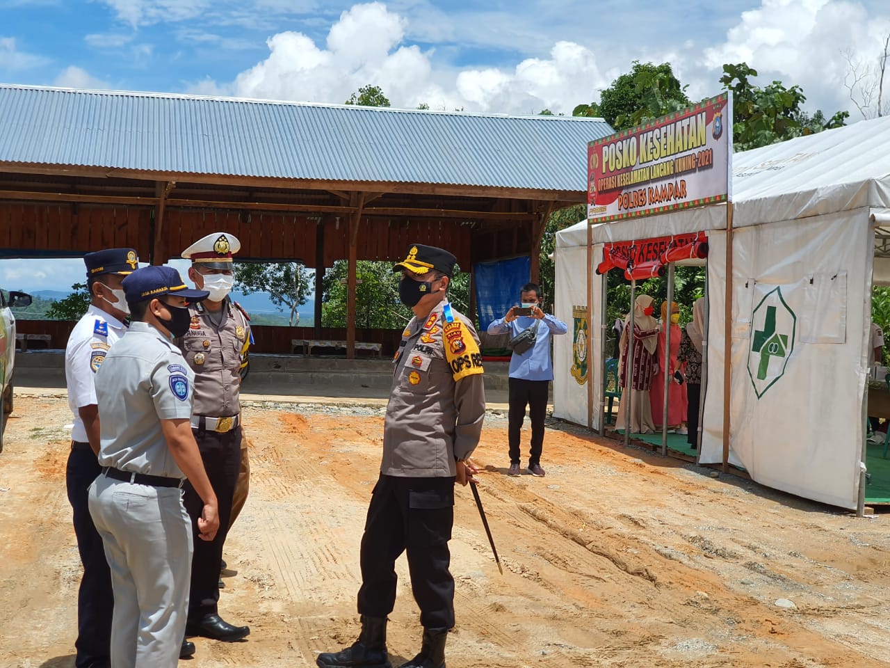 Kapolres Kampar Tinjau Posko Ops Keselamatan LK 2021 di Jalan Lintas Riau - Sumbar Desa Tanjung Alai