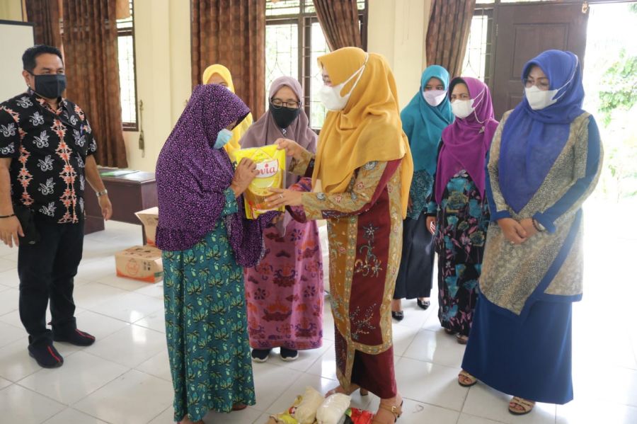 Sebagai Wujud Kepedulian, PKK dan Dekranasda Gandeng RAPP Berikan Bantuan