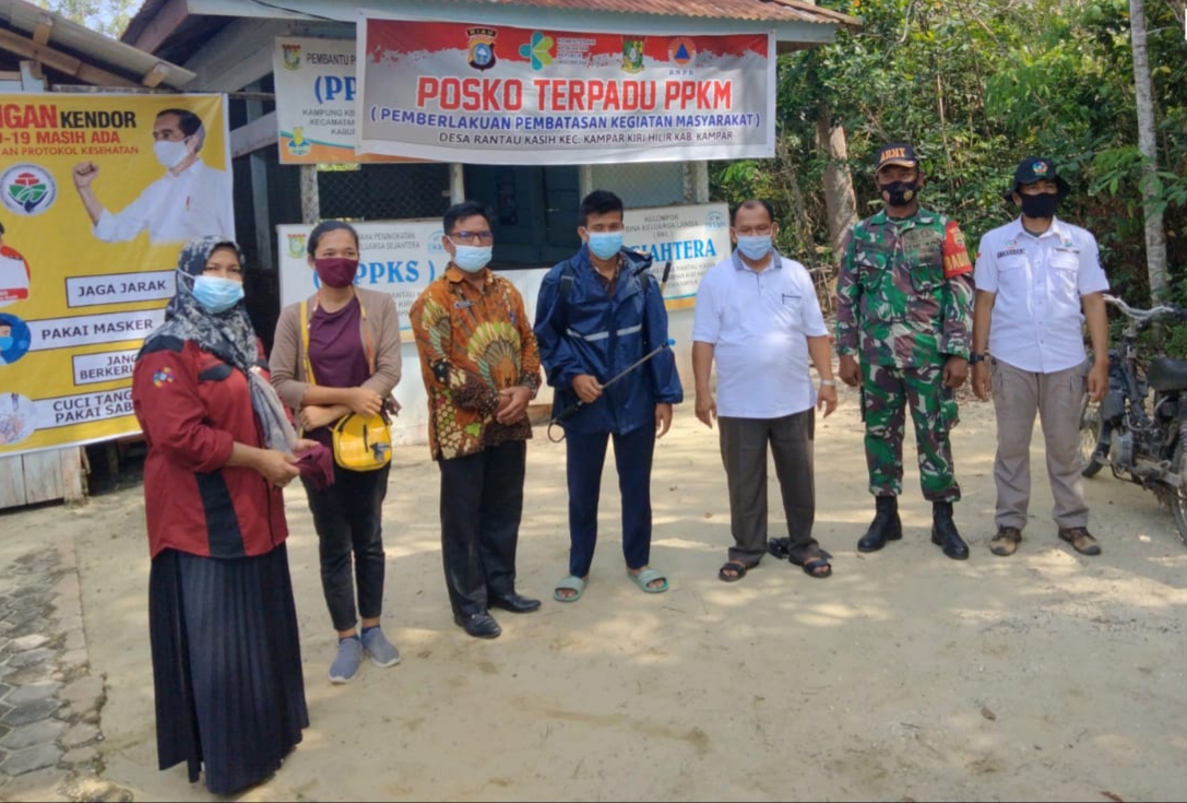 Babinsa Pantau Langsung Kegiatan Posko PPKM Mikro Didesa Binaan