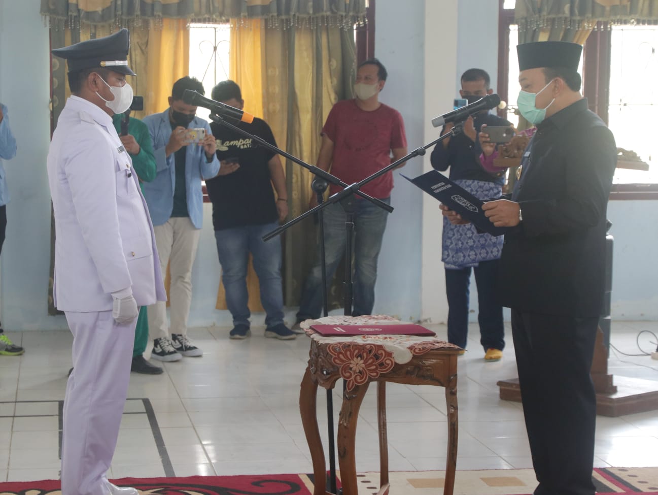 Lantik Penghulu Kampung Benteng Hulu, ini Pesan Husni