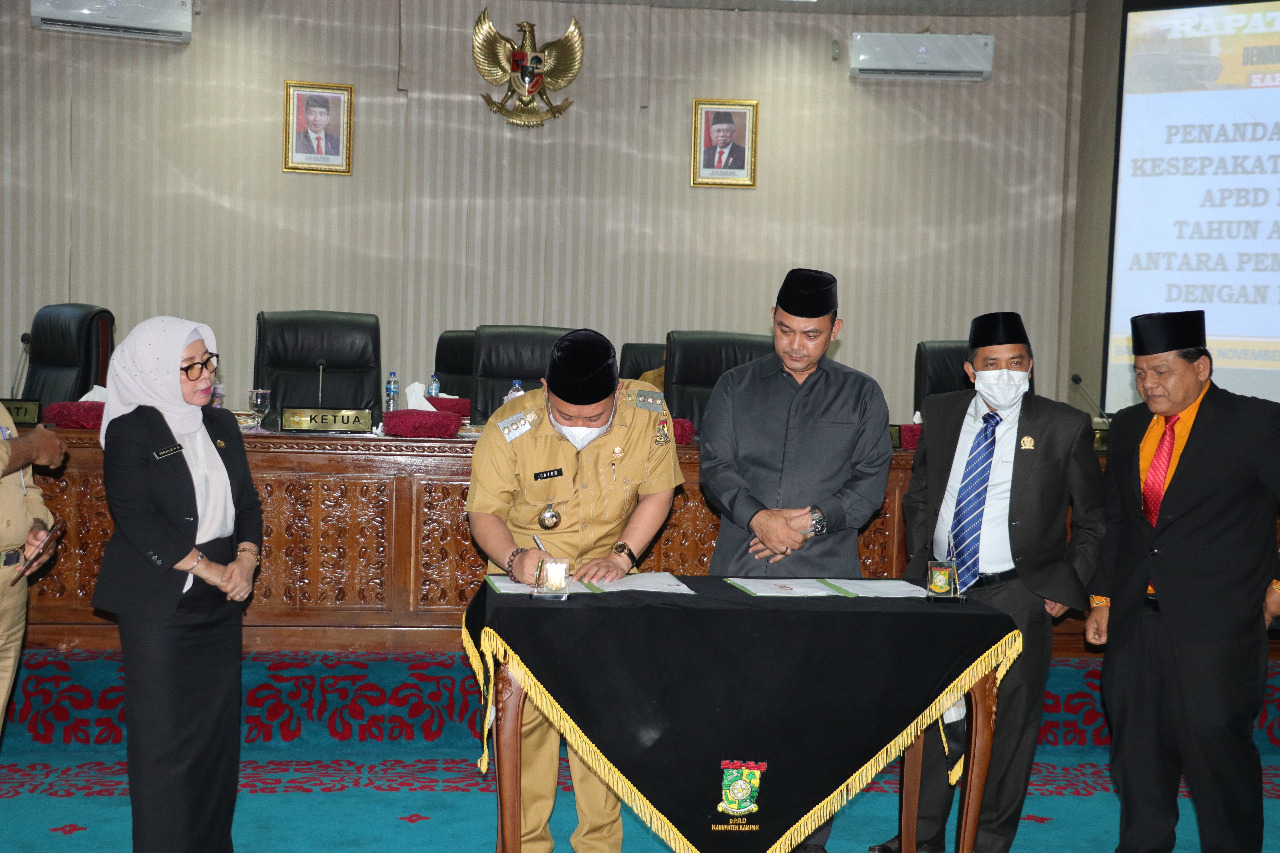 Rapat Paripurna Penandatanganan Nota Kesepakatan  MoU KUA-PPAS APBD Kampar Tahun 2022