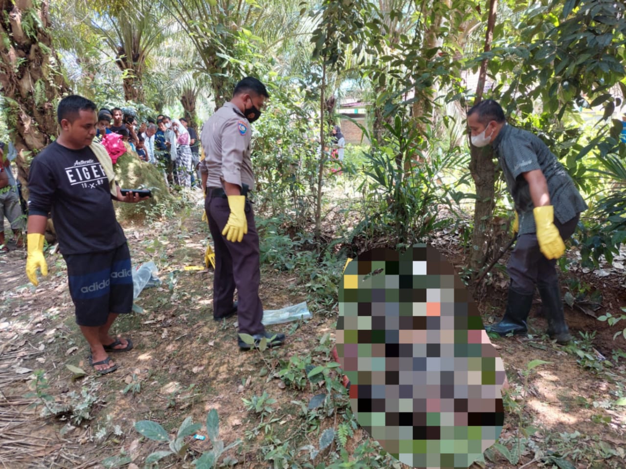 Diduga Sakit, Ajo di Temukan Warga Tak Bernyawa di dalam Parit