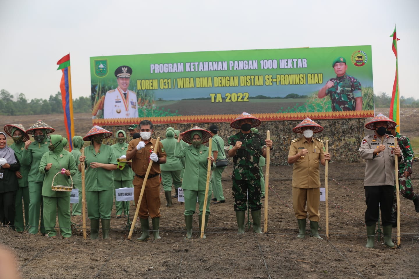 Danrem 031 WB Bersama Gubernur Riau Launching Program Ketahahan Pangan 1.000 Hektar di Kampar