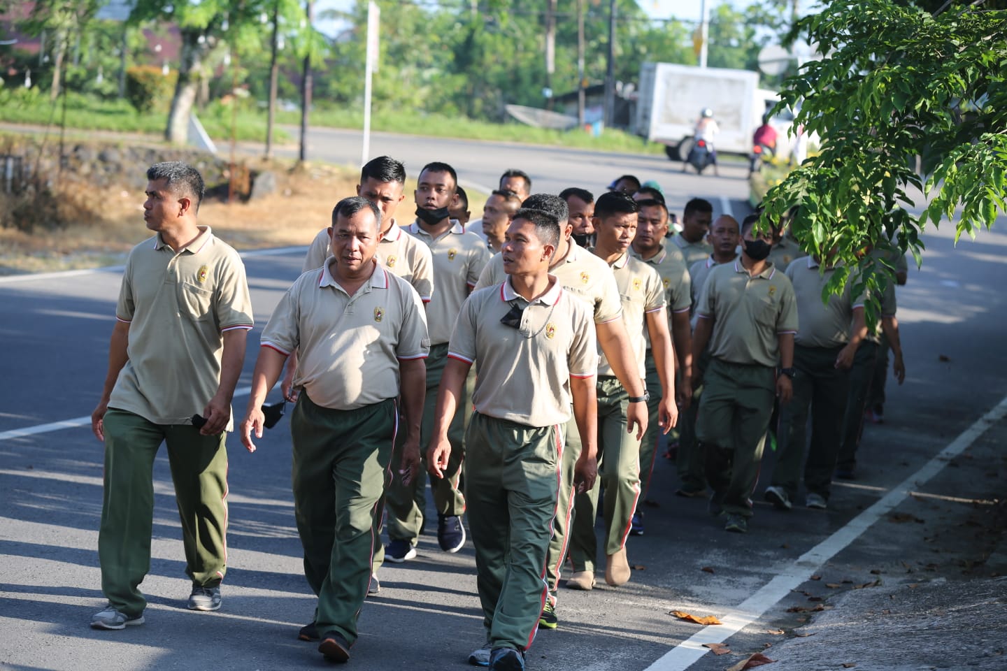 Prajurit Kodim 0313/KPR Jalan Santai di Seputaran Bangkinang Kota