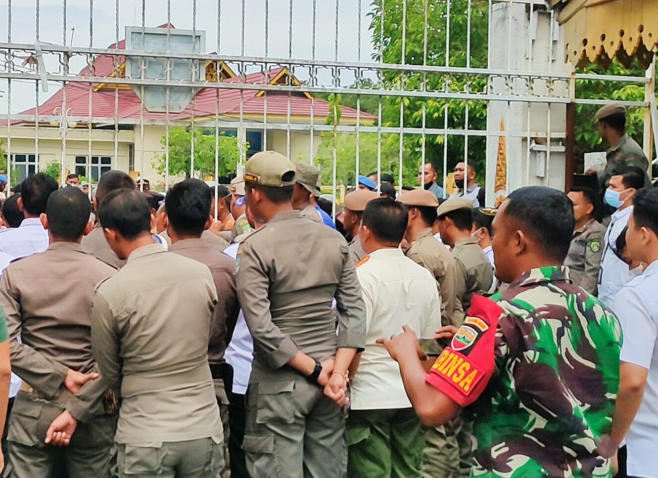 Unjuk Rasa, Aksi Dorong dan Pasang Tenda Terlihat, Personil Gabungan Siaga
