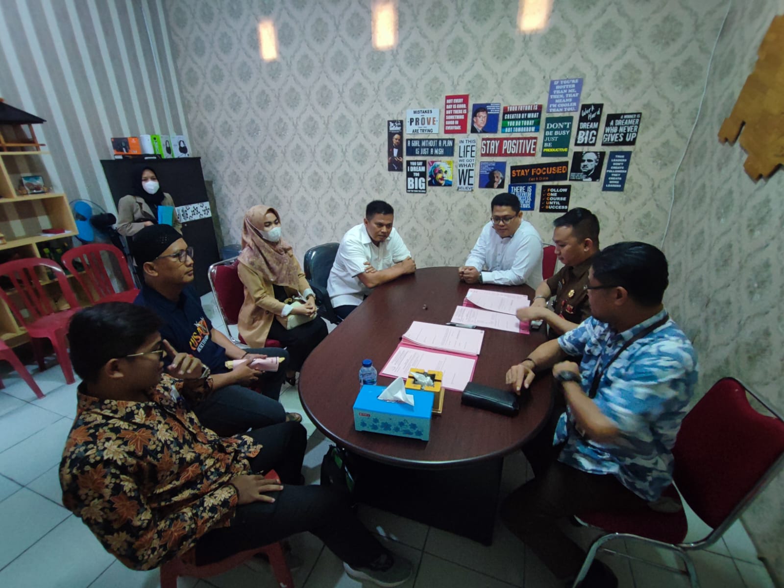 Tim JPU Kejari Kampar Terima 2 Tersangka dan Barang Bukti Perkara Dugaan Tipikor RSUD Bangkinang