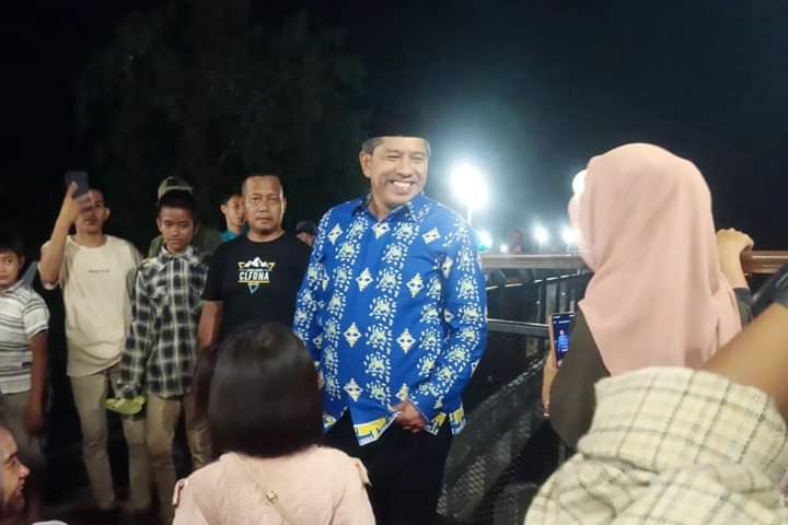 Bupati Alfedri Minta DLH Sediakan Tong Sampah di Kawasan Skywalk 