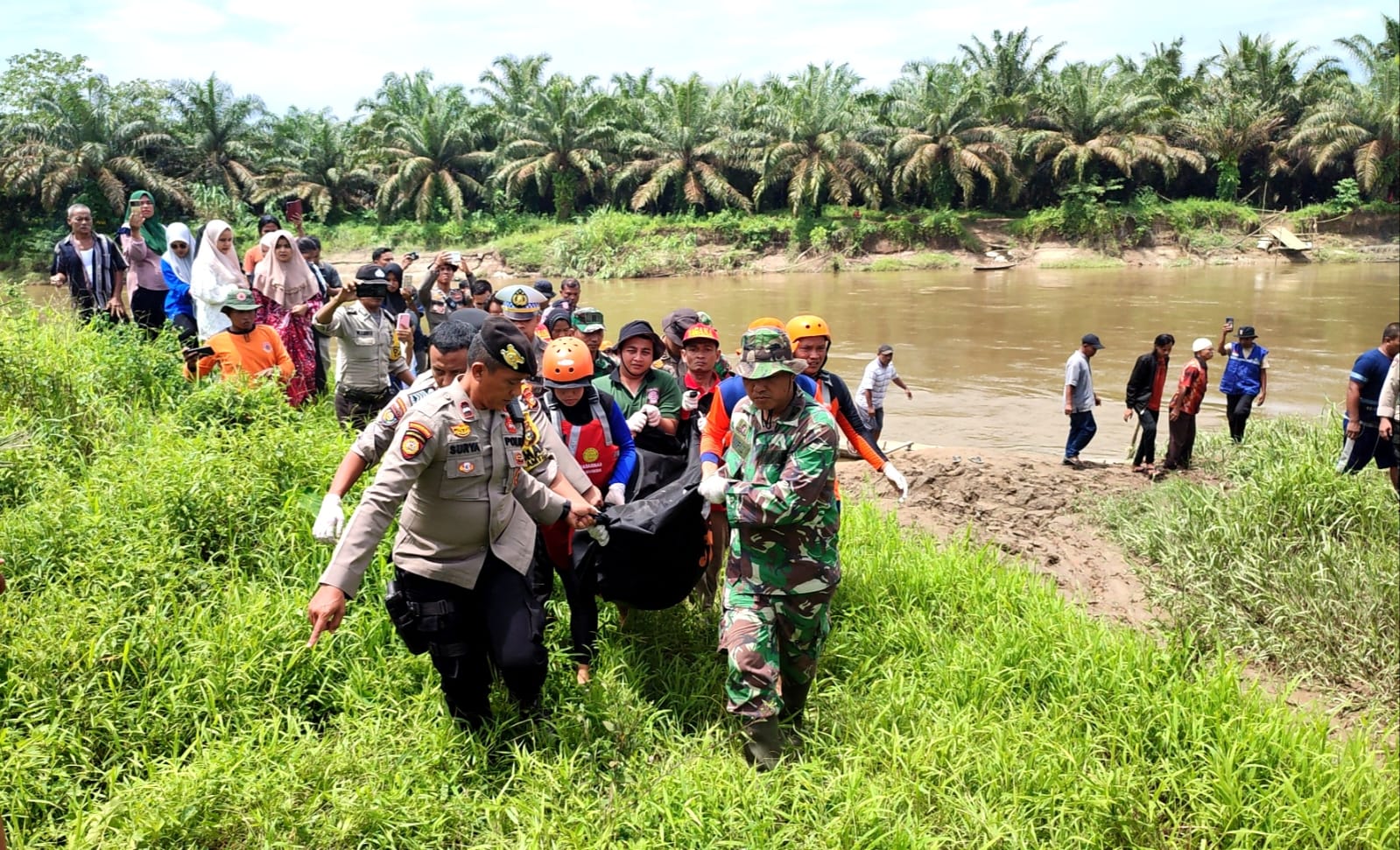 Wanita yang Nekat Ceburkan Diri ke Dalam Sungai Batang Lubuh di Temukan Tim Gabungan