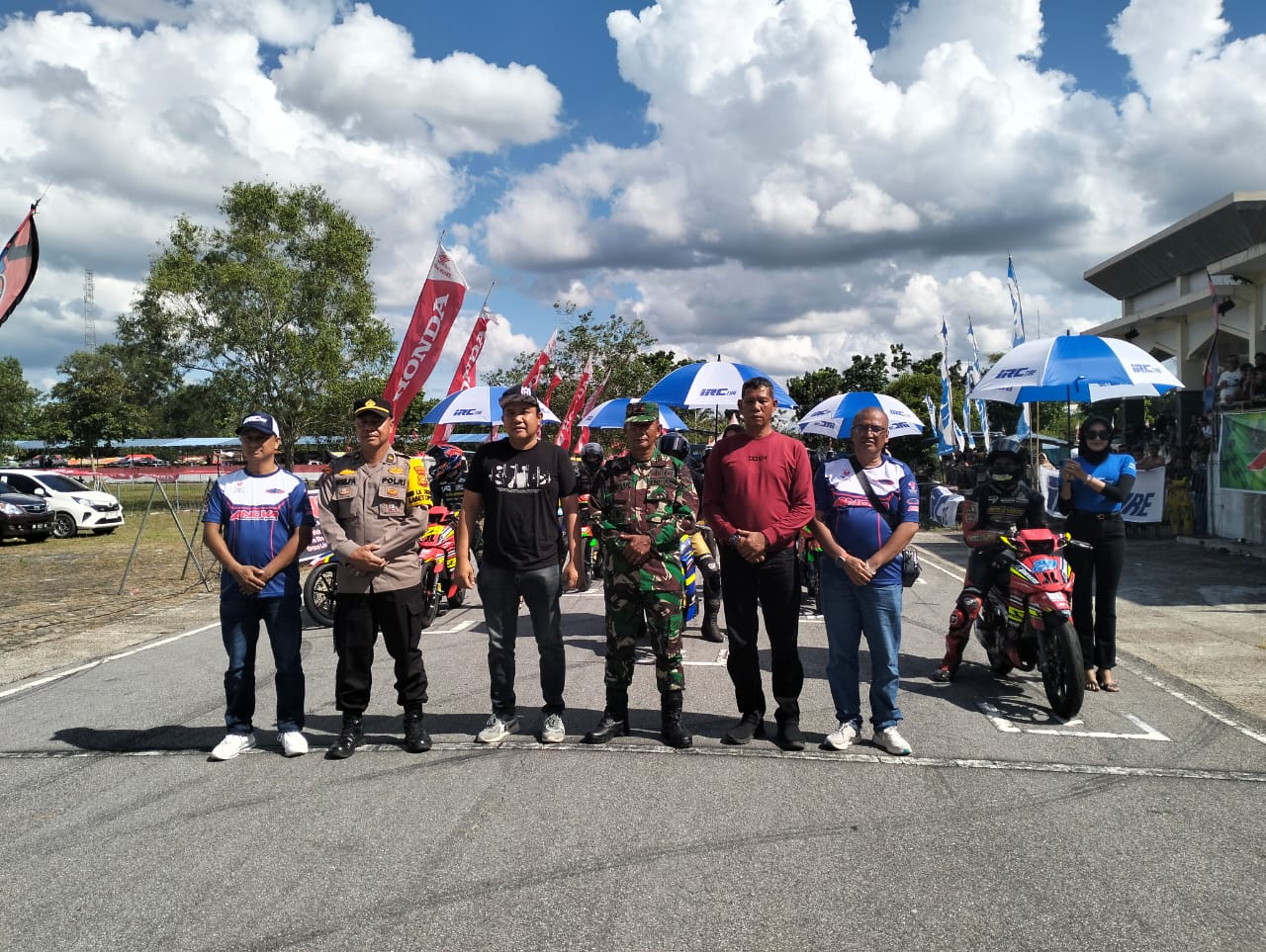 Wakili Dandim, Danramil 01/Bkn Hadiri kejuaraan Balap motor Anova Motorsport Championship 