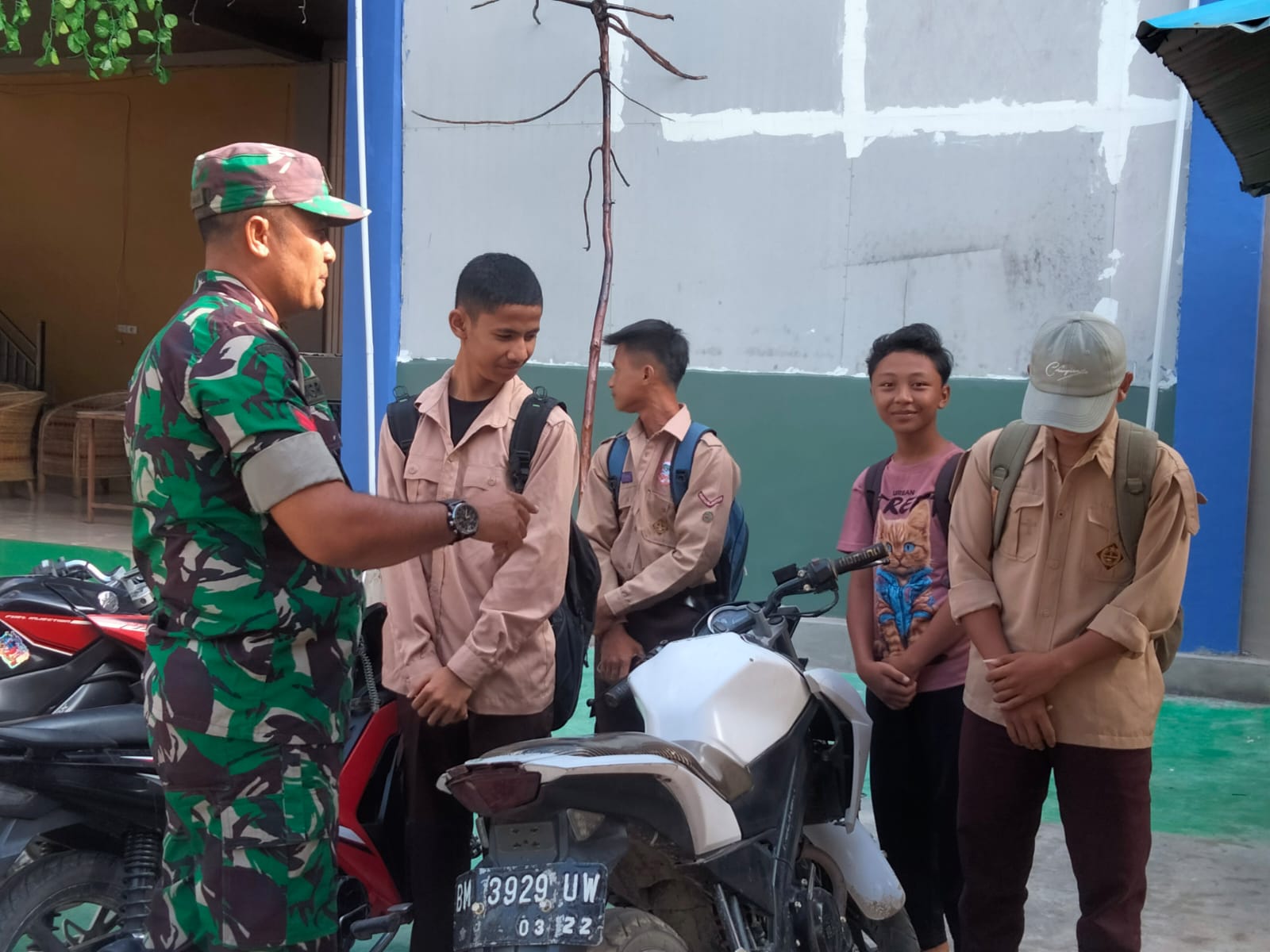 Peduli Dengan Generasi Muda, Babinsa Koramil 14/Kepenuhan Berikan Sosialisasi Bahaya Narkoba