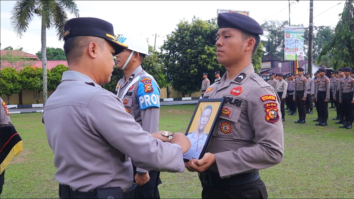 Polres Kampar Gelar Upacara PTDH Terhadap Satu Personel Yang Terbukti Langgar Kode Etik