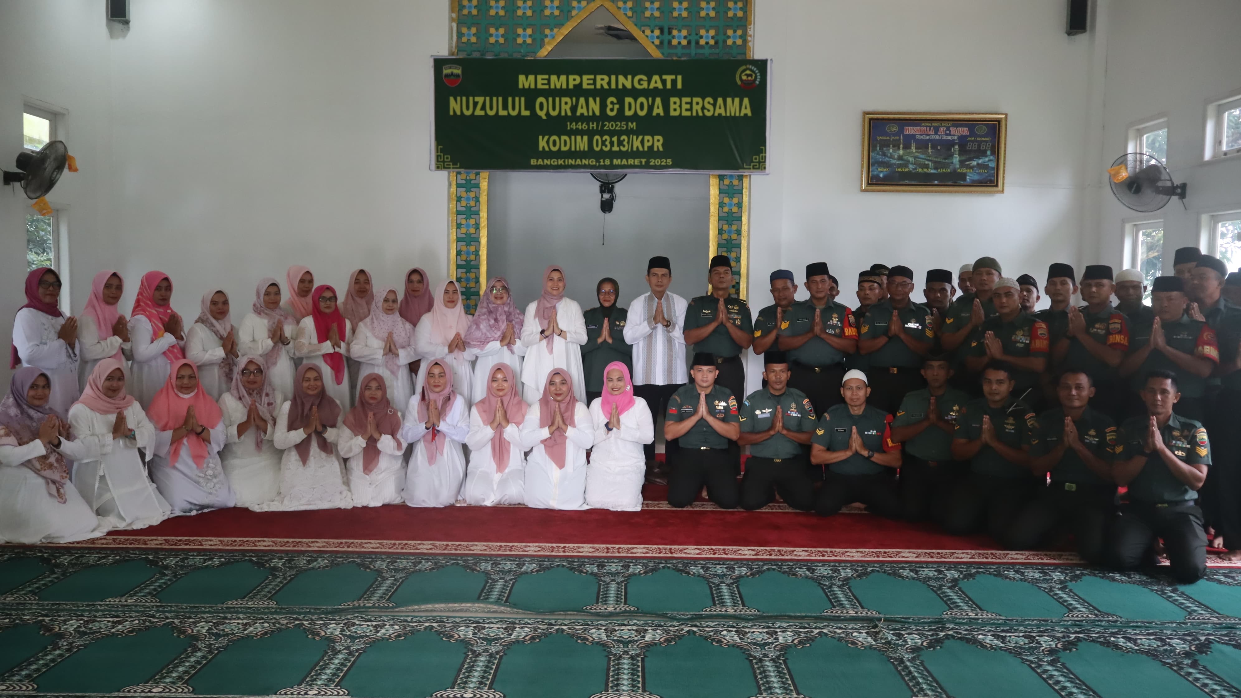 Kodim 0313/Kpr Gelar Doa Bersama Serta Memperingati Nuzulul Qur'an 1446 H Di Mesjid AT Taqwa 