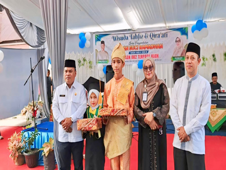 Pemkab Kampar Apresiasi 85 Orang Wisuda Tahfiz dan Qira,ati di SDN 002 Kuok Terpadu