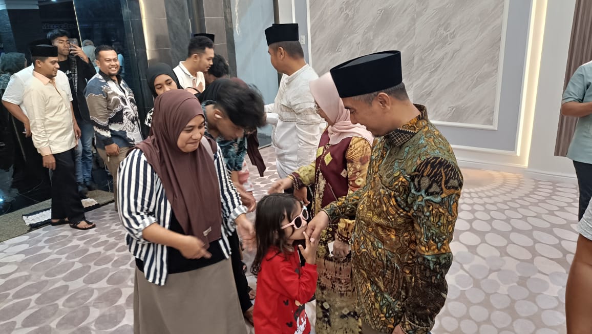 Ketua DPRD Kampar Sambut Kedatangan Rombongan Balik Basamo Masyarakat dan Mahasiswa Kampar Jakarta