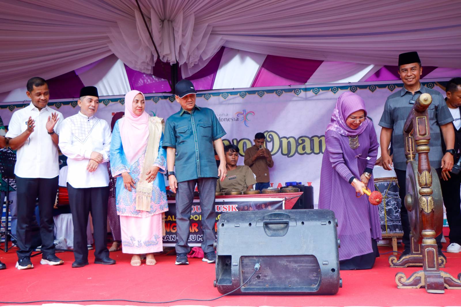 Lestarikan Kearifan Lokal, Bupati Kampar Resmi Buka Festival Lomang Ayo Onam I Tahun 2025 
